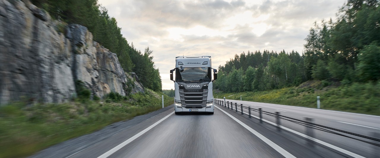 Transporte a granel - Scania 560 S 6x2 Highline