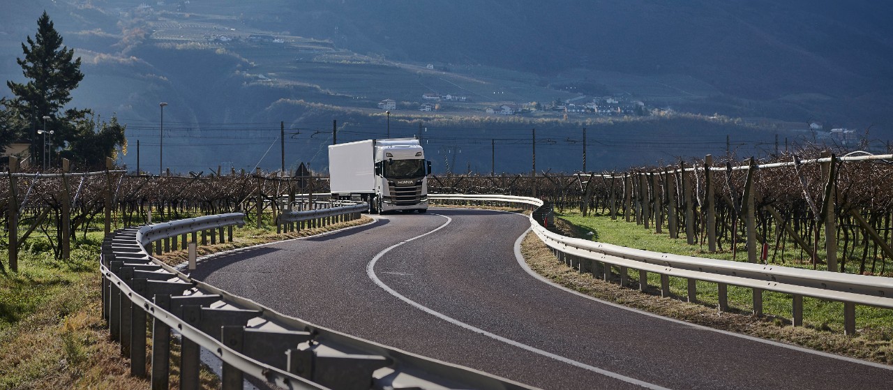 Scania R 410 Highline 4x2 LNG with semitrailer
