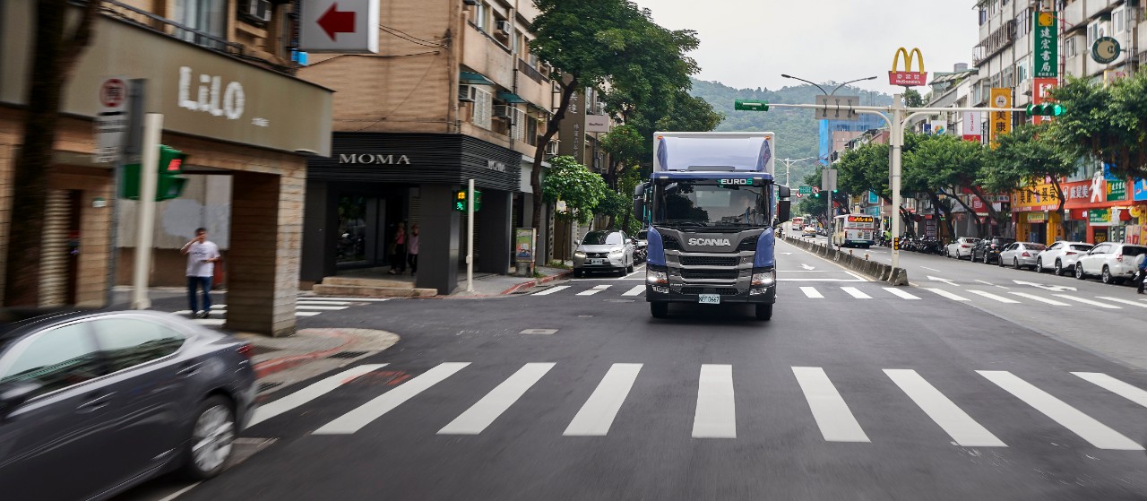 Scania P 280 4x2, general cargo transport.