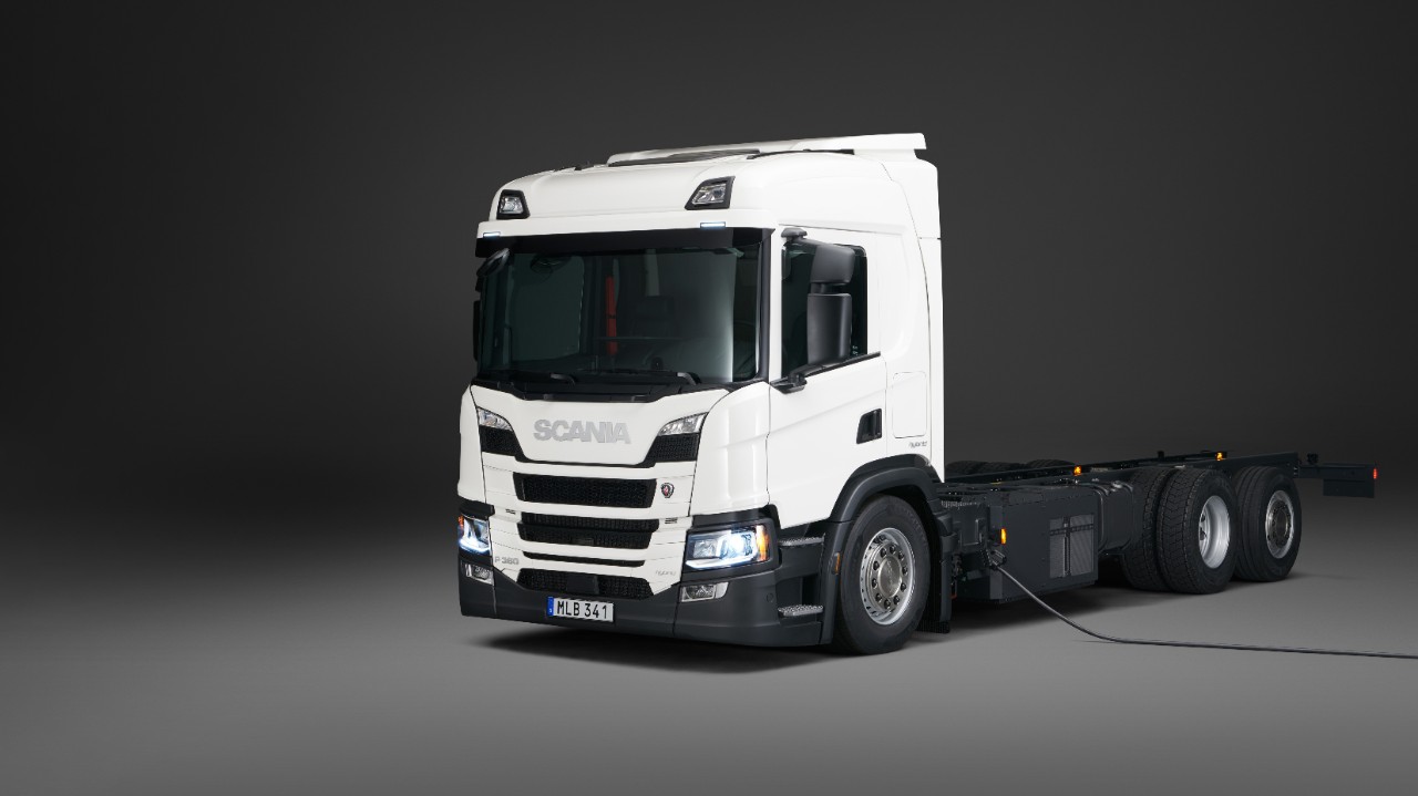 Plug-in hybrid truck