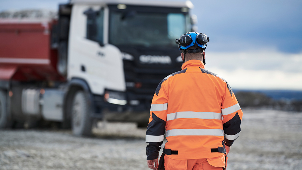 Supportlastbilar för gruvdrift Scania R 650 V8 6x4 tippbil