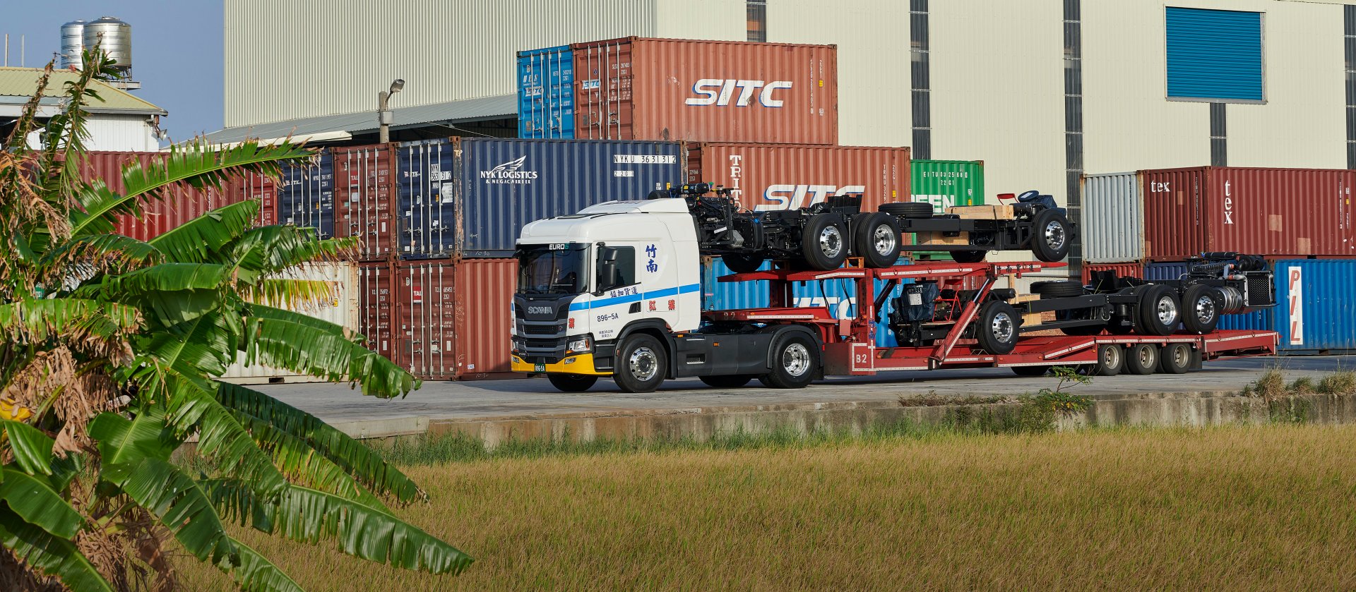 Scania P 370 4x2 vehicle transport